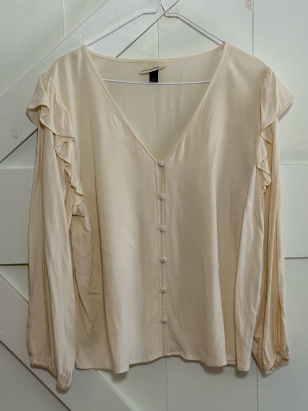 Universal Thread Cream Ruffle V Neck Button Front Blouse Size L - Picture 2 of 11